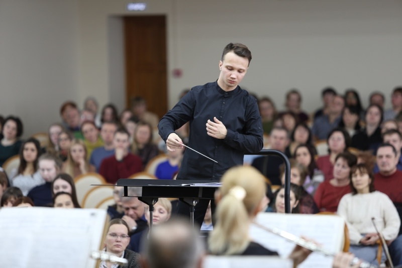 Вечер симфонической музыки. Дирижер В. Чистяков