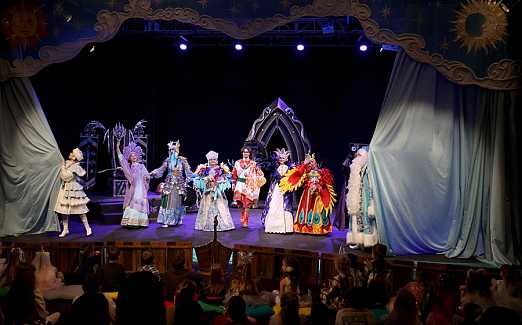 СЕМЕЙНАЯ ЁЛКА  МОЛОДЁЖНОГО ТЕАТРА «Как Садко за снегом ходил»