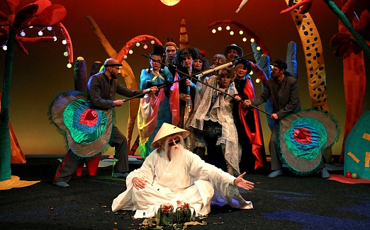 СЕМЕЙНЫЙ СПЕКТАКЛЬ  «КАК БУКАШЕЧКИ НОВЫЙ ГОД СПАСЛИ» 