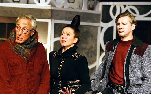 ПОПУГАИХА И ЦЫПЛЁНОК (или «Ищите женщину")