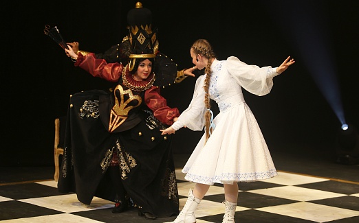 Семейная ёлка Молодёжного театра «Новый год в Шахматном королевстве» или «Тайна Белого Короля». 