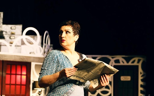 ПОПУГАИХА И ЦЫПЛЁНОК (или «Ищите женщину")