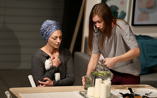 ЗВЕЗДЫ СВЕТЯТ НА ПОТОЛКЕ