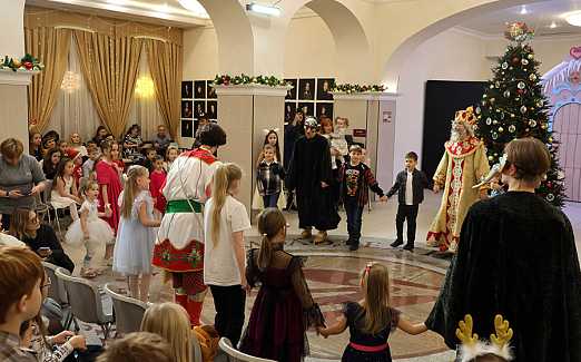 СЕМЕЙНАЯ ЁЛКА  МОЛОДЁЖНОГО ТЕАТРА «Как Садко за снегом ходил»