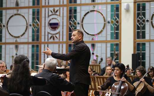 Кубанский симфонический оркестр. Солист Руслан Тагиев