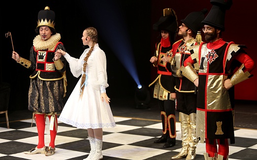 Семейная ёлка Молодёжного театра «Новый год в Шахматном королевстве» или «Тайна Белого Короля». 