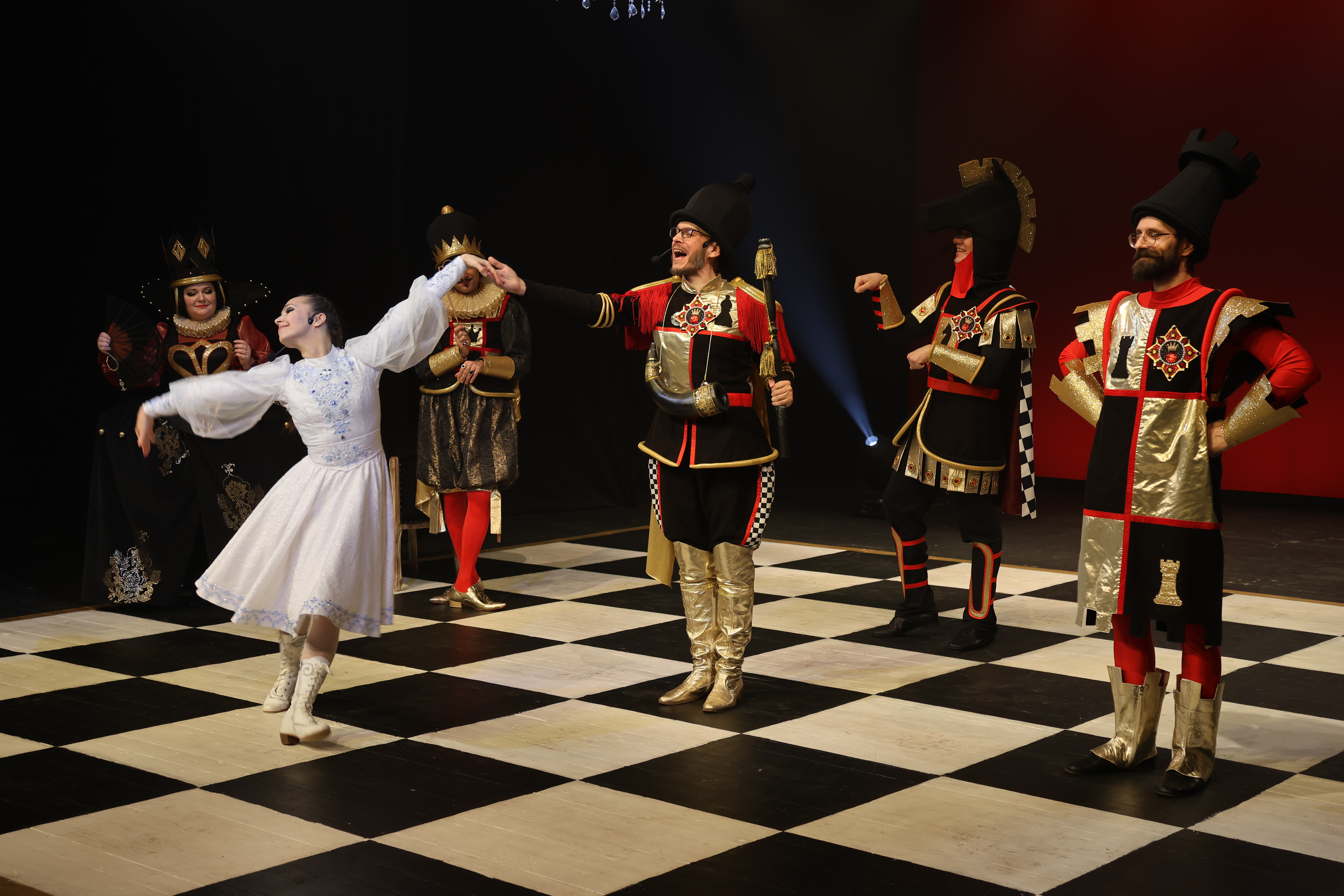 Семейная ёлка Молодёжного театра «Новый год в Шахматном королевстве» или «Тайна Белого Короля». 