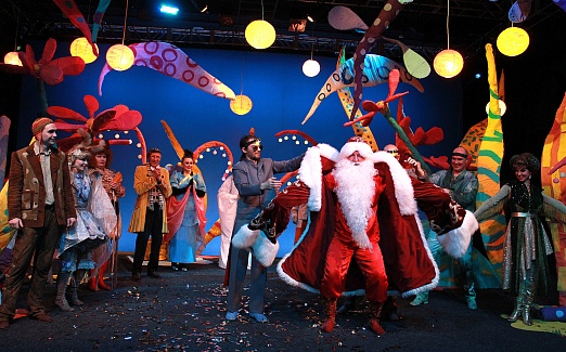 СЕМЕЙНЫЙ СПЕКТАКЛЬ  «КАК БУКАШЕЧКИ НОВЫЙ ГОД СПАСЛИ» 