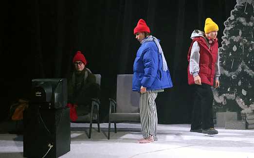 ЛЁД РАСТАЕТ