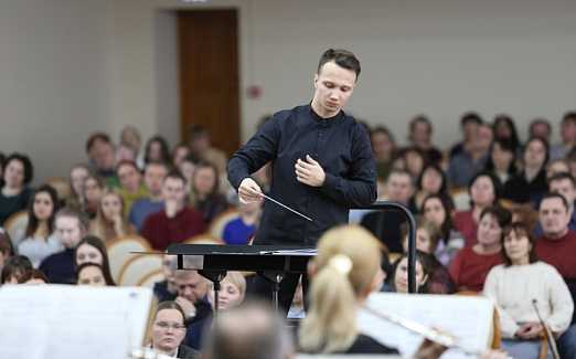Вечер симфонической музыки. Дирижер В. Чистяков
