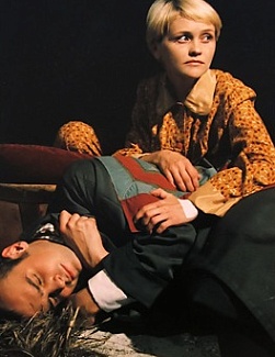 НАД ПРОПАСТЬЮ ВО РЖИ