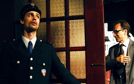 ПОПУГАИХА И ЦЫПЛЁНОК (или «Ищите женщину")