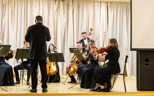 "Премьер-оркестр детям". Место проведения Гимназия № 92 Адрес : ул. Пионерская, 38