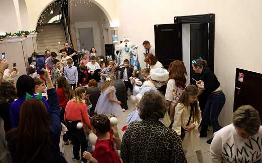 СЕМЕЙНАЯ ЁЛКА  МОЛОДЁЖНОГО ТЕАТРА «Как Садко за снегом ходил»