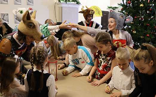 СЕМЕЙНАЯ ЁЛКА  МОЛОДЁЖНОГО ТЕАТРА  «Невероятный Новый год»