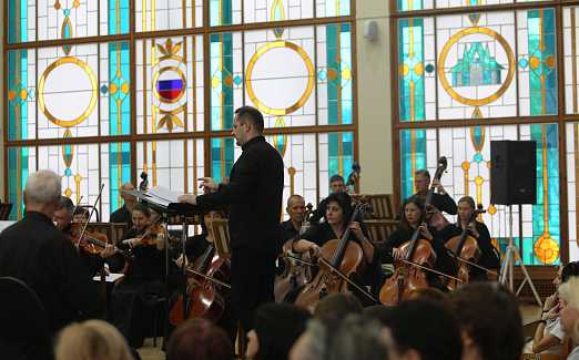 «Концерт №1» Абонемент «Приглашает симфонический оркестр»