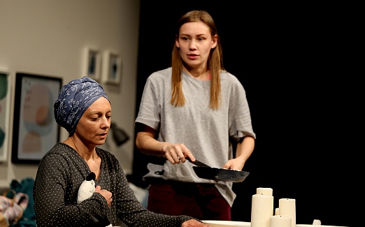 ЗВЕЗДЫ СВЕТЯТ НА ПОТОЛКЕ