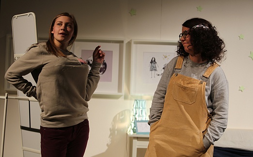 ЗВЕЗДЫ СВЕТЯТ НА ПОТОЛКЕ