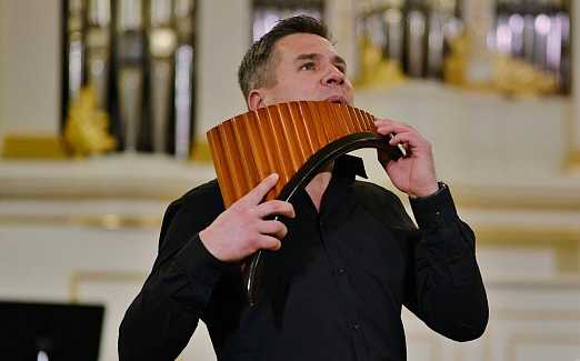 Кубанский симфонический оркестр. Солист Вячеслав Змеу