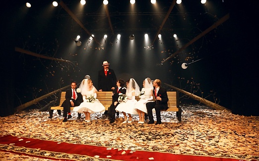 НОЧЬ ЛЮБОВНЫХ ПОМЕШАТЕЛЬСТВ