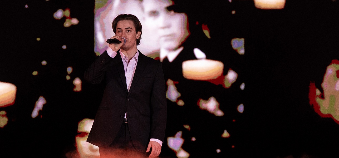 …А в ответ короткое слово: «Мы»