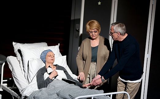 ЗВЕЗДЫ СВЕТЯТ НА ПОТОЛКЕ