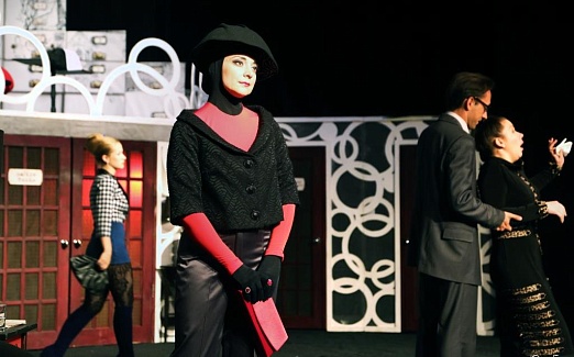 ПОПУГАИХА И ЦЫПЛЁНОК (или «Ищите женщину")