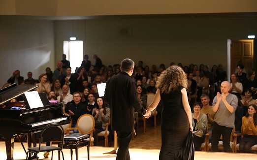 В альтовом ключе