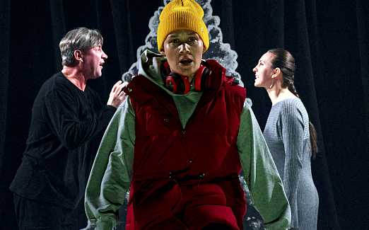 ЛЁД РАСТАЕТ