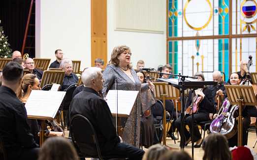 «Оркестр зажигает ёлку!» 