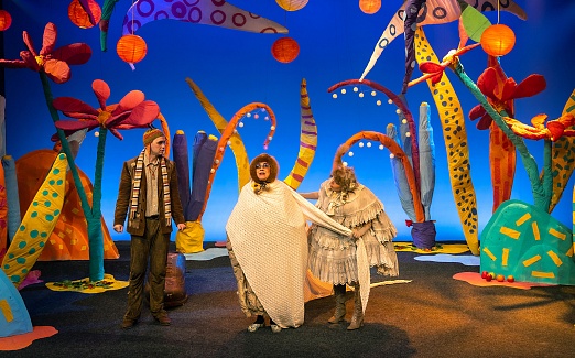 СЕМЕЙНЫЙ СПЕКТАКЛЬ  «КАК БУКАШЕЧКИ НОВЫЙ ГОД СПАСЛИ» 