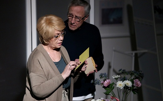 ЗВЕЗДЫ СВЕТЯТ НА ПОТОЛКЕ