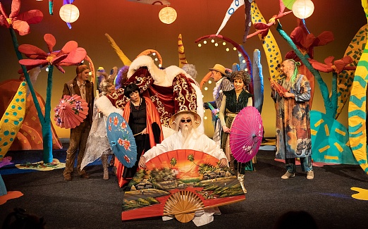 СЕМЕЙНЫЙ СПЕКТАКЛЬ  «КАК БУКАШЕЧКИ НОВЫЙ ГОД СПАСЛИ» 