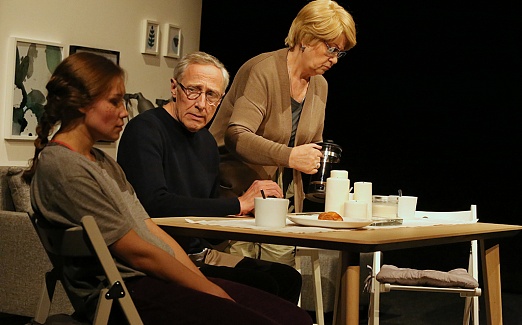 ЗВЕЗДЫ СВЕТЯТ НА ПОТОЛКЕ