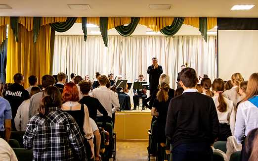 "Премьер-оркестр детям". Место проведения СОШ № 81 Адрес: п. Пригородный, ул. Сербская, 7