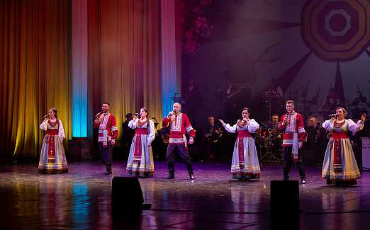 Пою и сердцем, и душой