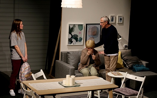 ЗВЕЗДЫ СВЕТЯТ НА ПОТОЛКЕ