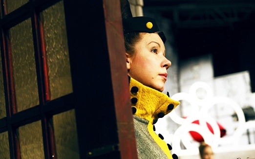 ПОПУГАИХА И ЦЫПЛЁНОК (или «Ищите женщину")