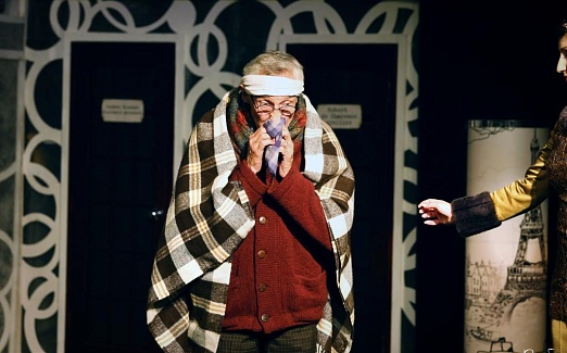 ПОПУГАИХА И ЦЫПЛЁНОК (или «Ищите женщину")