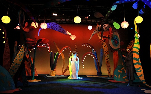 СЕМЕЙНЫЙ СПЕКТАКЛЬ  «КАК БУКАШЕЧКИ НОВЫЙ ГОД СПАСЛИ» 