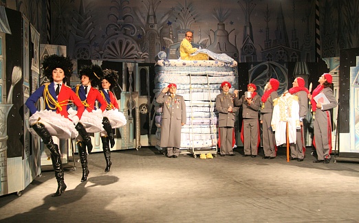 ГОЛЫЙ КОРОЛЬ