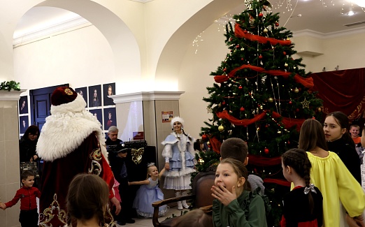 Семейная ёлка Молодёжного театра «Новый год в Шахматном королевстве» или «Тайна Белого Короля». 