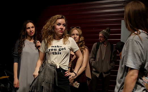 ЗВЕЗДЫ СВЕТЯТ НА ПОТОЛКЕ