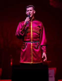 Пою и сердцем, и душой