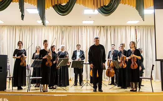 "Премьер-оркестр детям". Место проведения Гимназия № 92 Адрес : ул. Пионерская, 38