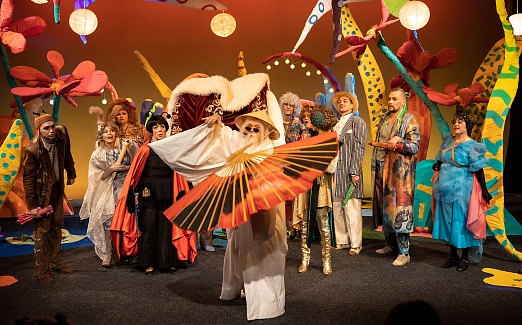 СЕМЕЙНЫЙ СПЕКТАКЛЬ  «КАК БУКАШЕЧКИ НОВЫЙ ГОД СПАСЛИ» 