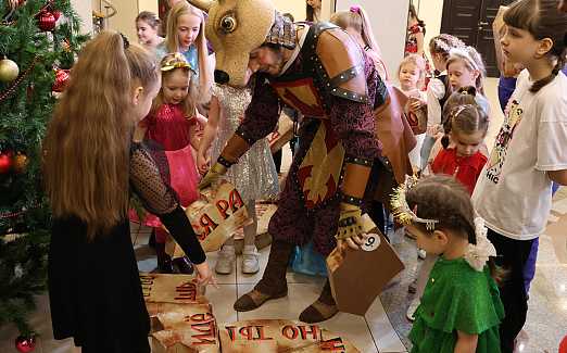 СЕМЕЙНАЯ ЁЛКА  МОЛОДЁЖНОГО ТЕАТРА  «Невероятный Новый год»