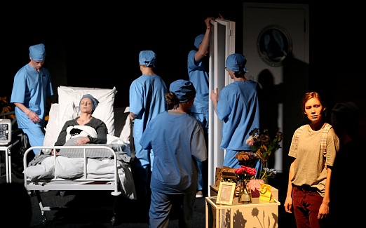 ЗВЕЗДЫ СВЕТЯТ НА ПОТОЛКЕ